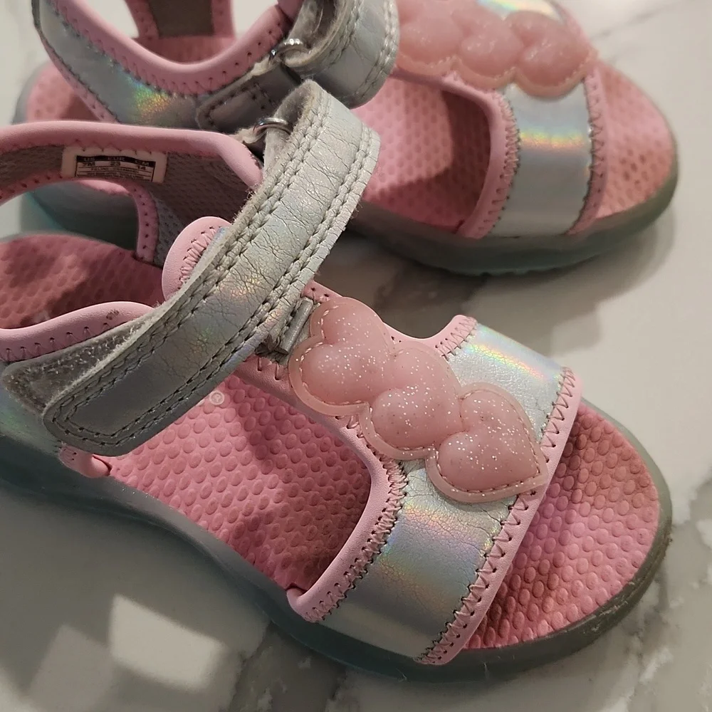 7T Carter's light up sandals